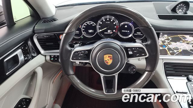 Porsche Panamera 2018 — photo 13