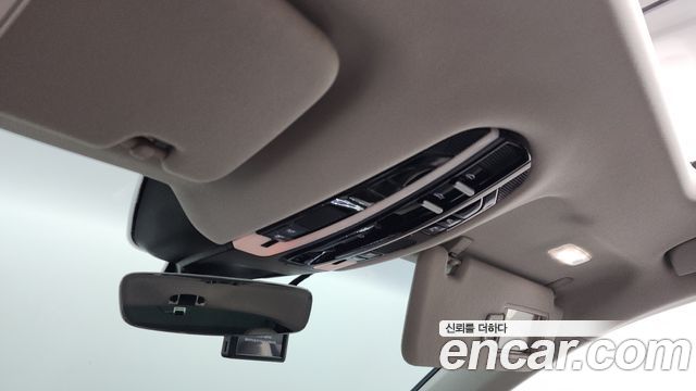 Porsche Panamera 2018 — photo 17