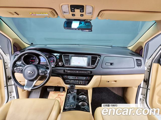 Kia Canival 2016 — photo 7