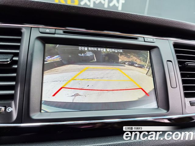 Kia Canival 2016 — photo 10