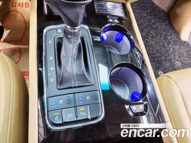 Kia Canival 2016 — photo 12