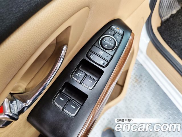 Kia Canival 2016 — photo 13