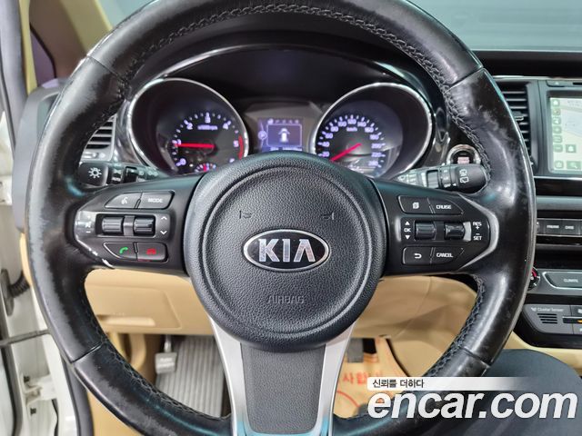 Kia Canival 2016 — photo 15