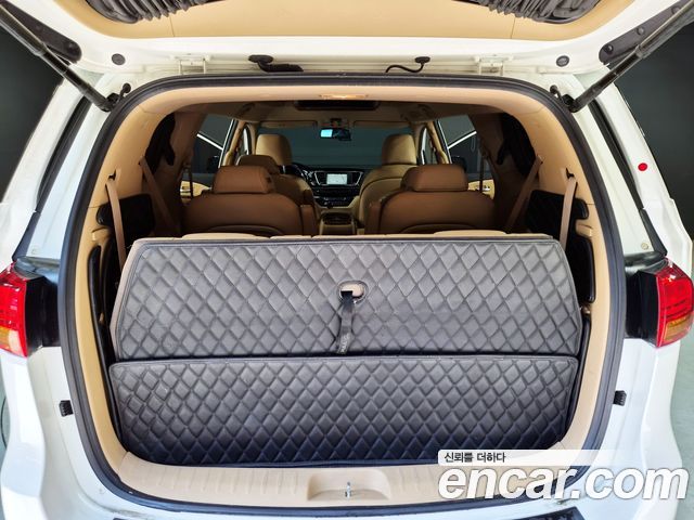 Kia Canival 2016 — photo 19