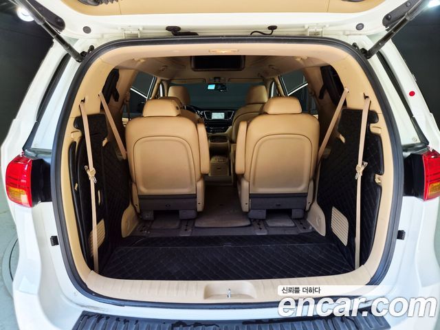 Kia Canival 2016 — photo 20