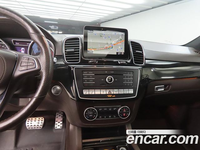 Mercedes-Benz GLS-Class 2019 — photo 10