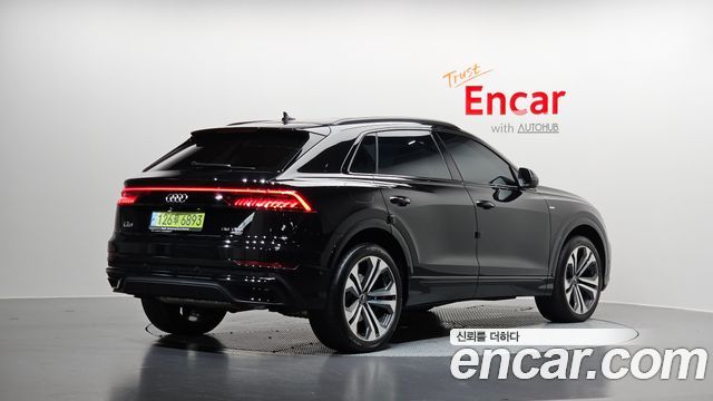 Audi Q8 2023 — photo 2