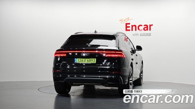 Audi Q8 2023 — photo 4
