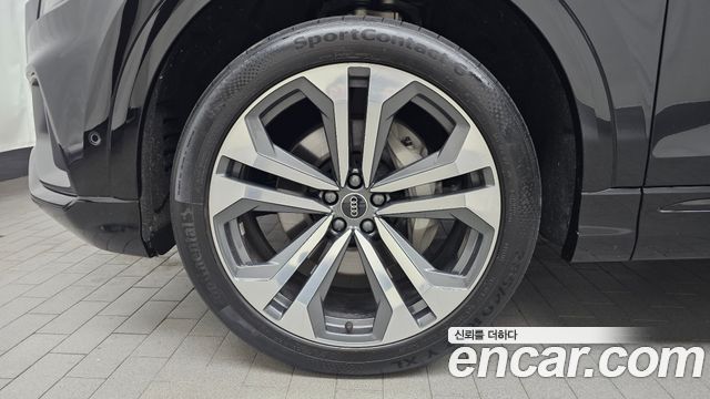 Audi Q8 2023 — photo 5