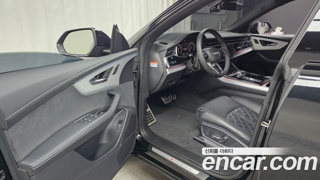 Audi Q8 2023 — photo 10