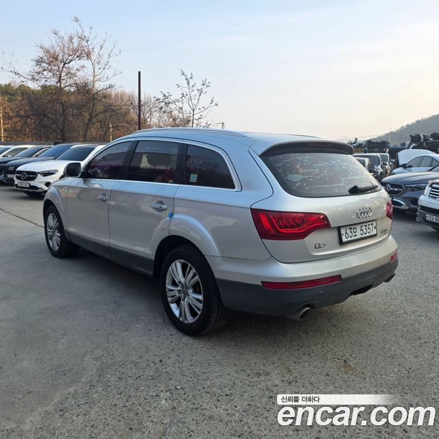Audi Q7 2010 — photo 4