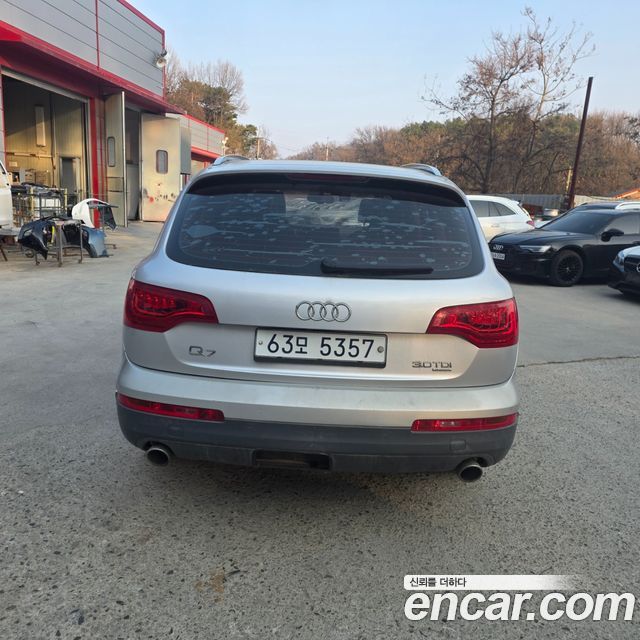 Audi Q7 2010 — photo 5