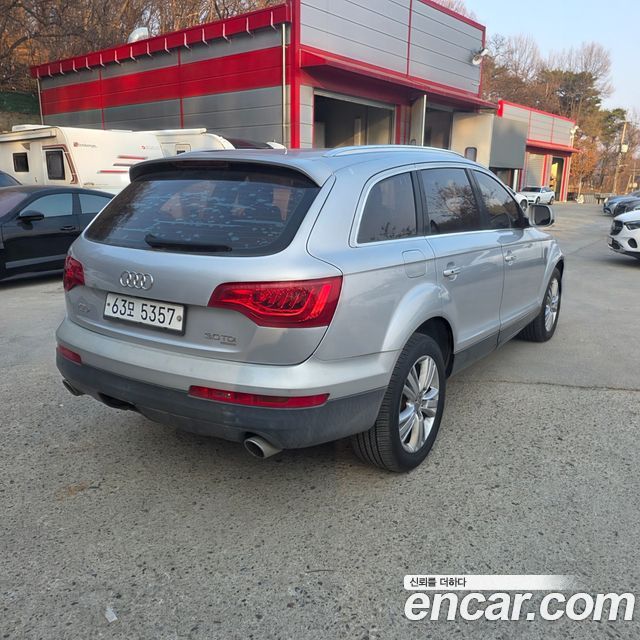 Audi Q7 2010 — photo 6