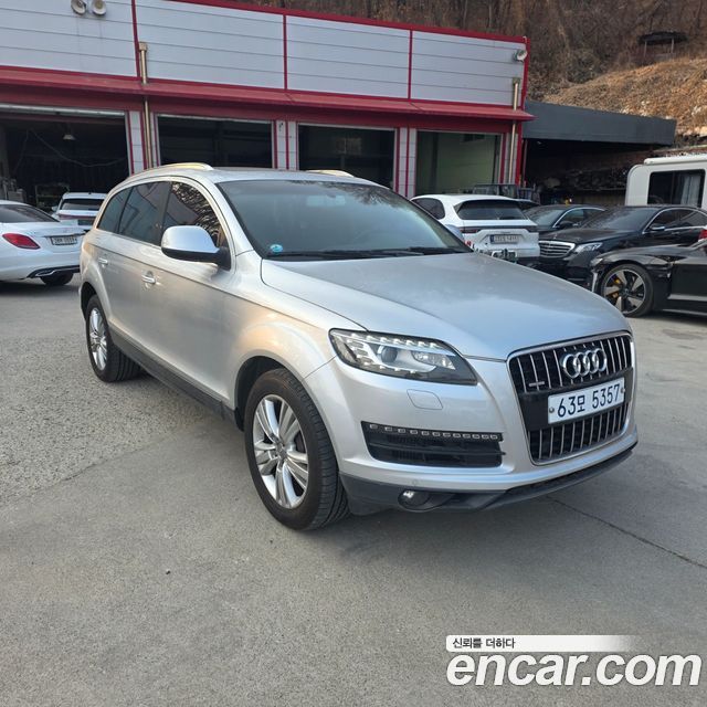 Audi Q7 2010 — photo 8