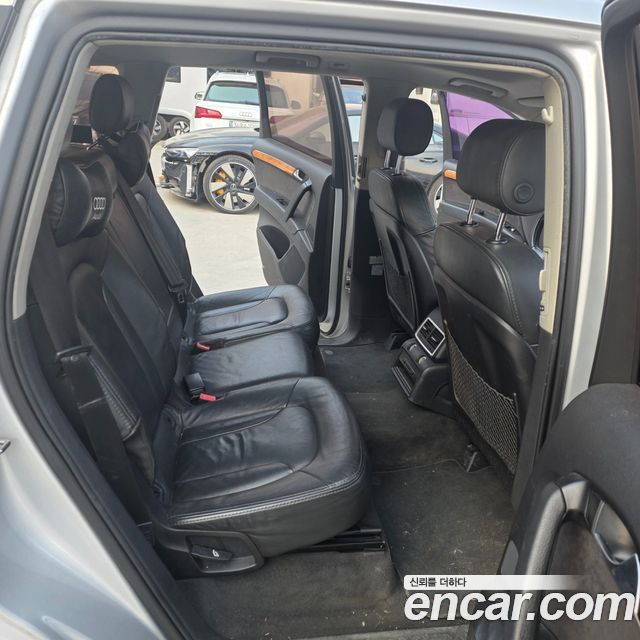 Audi Q7 2010 — photo 13