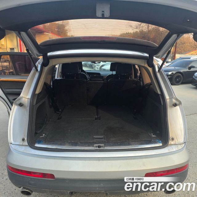 Audi Q7 2010 — photo 16