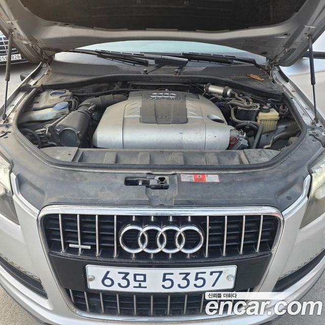 Audi Q7 2010 — photo 18