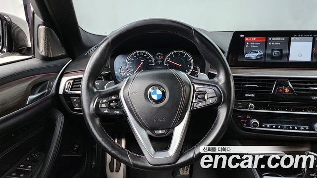 BMW 5-Series 2017 — photo 13
