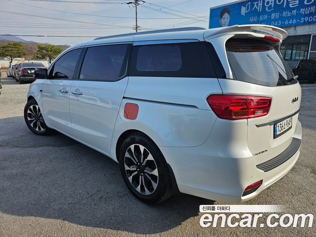 Kia Canival 2019 — photo 4