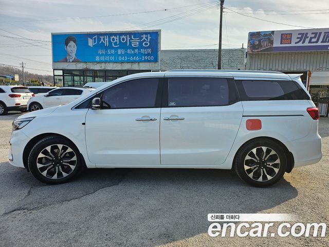 Kia Canival 2019 — photo 5