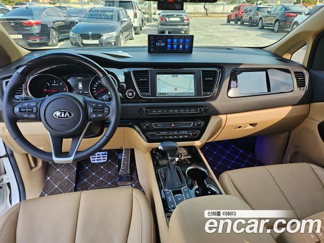 Kia Canival 2019 — photo 8