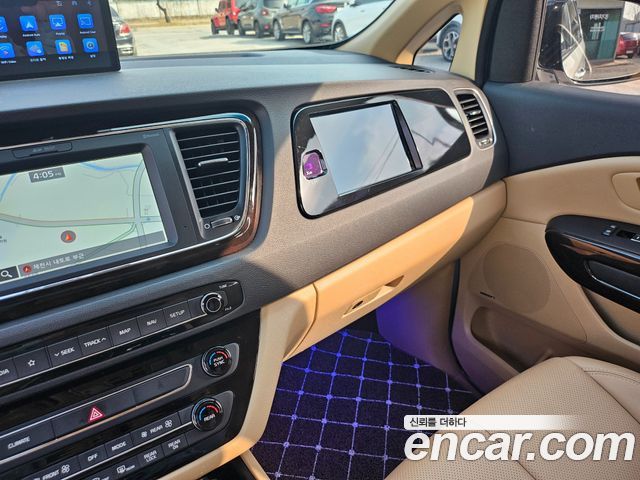 Kia Canival 2019 — photo 11
