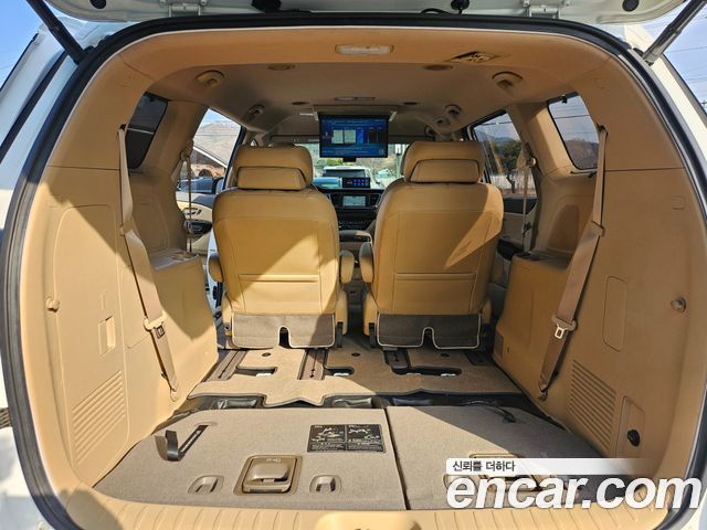 Kia Canival 2019 — photo 17