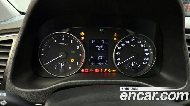 Hyundai AVANTE 2016 — photo 8