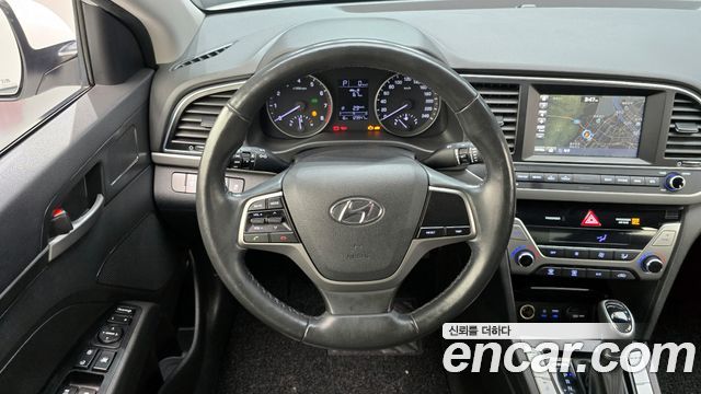 Hyundai AVANTE 2016 — photo 14