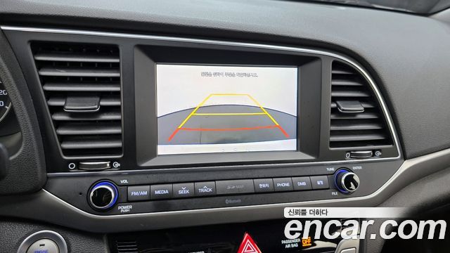 Hyundai AVANTE 2016 — photo 17
