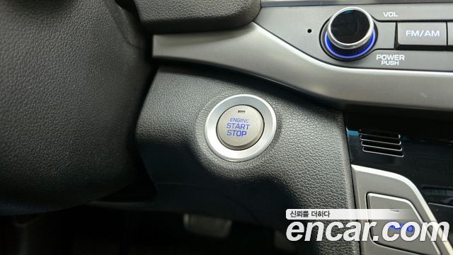 Hyundai AVANTE 2016 — photo 19