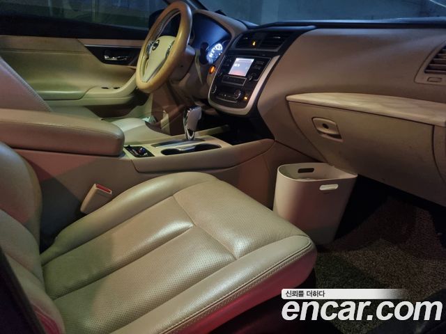 Nissan Altima 2017 — photo 11