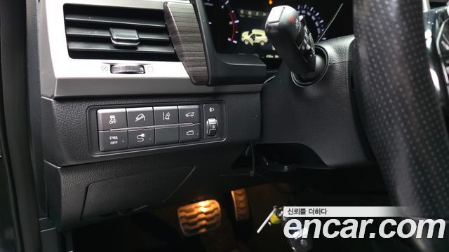 KG Mobility Rexton 2018 — photo 17