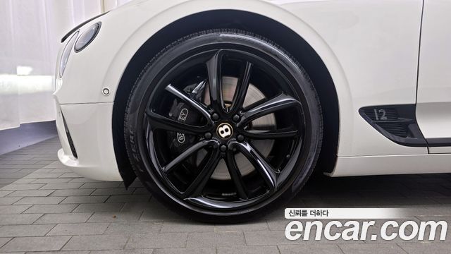 Bentley Continental 2019 — photo 5