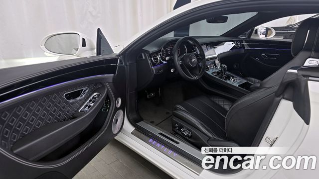 Bentley Continental 2019 — photo 10