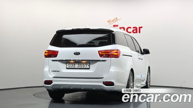 Kia Canival 2019 — photo 4
