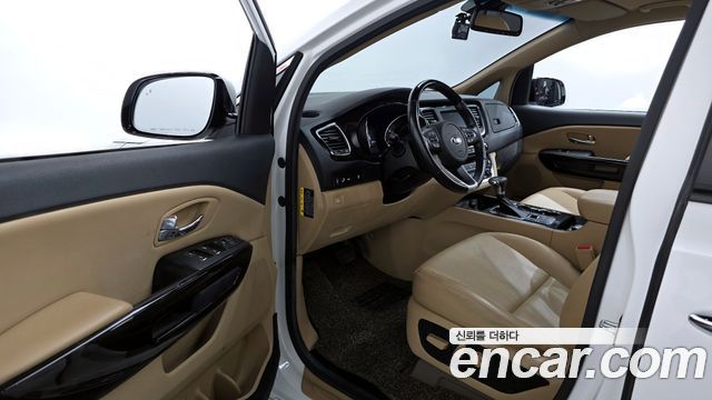 Kia Canival 2019 — photo 10