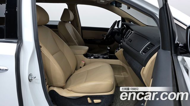 Kia Canival 2019 — photo 11