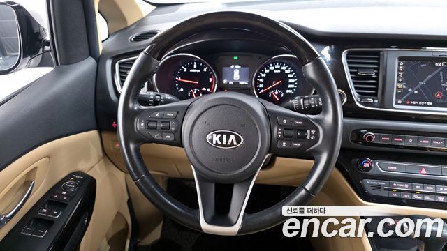 Kia Canival 2019 — photo 14