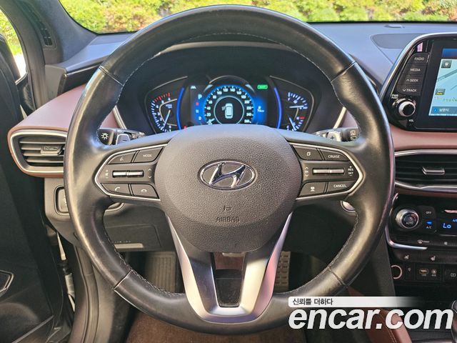 Hyundai Santafe 2019 — photo 18