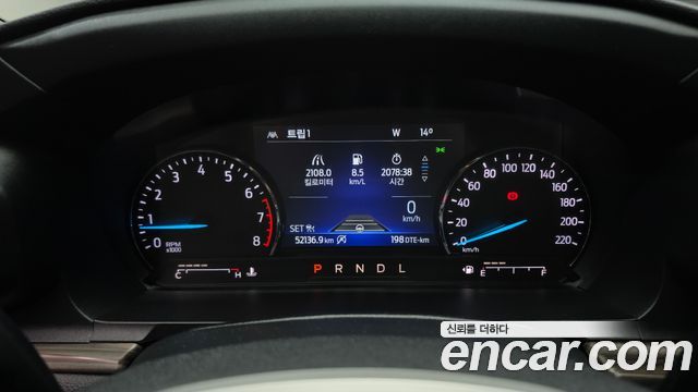 Ford Explorer 2022 — photo 8