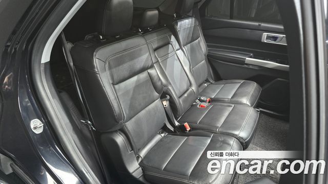Ford Explorer 2022 — photo 13