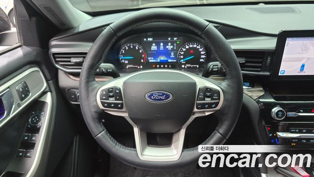Ford Explorer 2022 — photo 14
