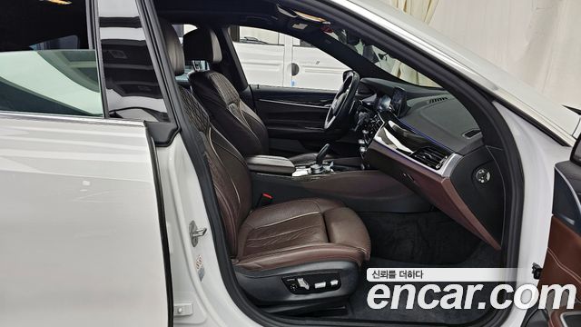 BMW Gran Turismo 2019 — photo 11