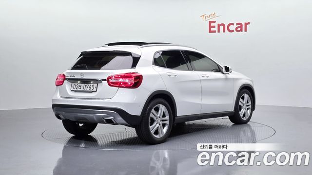 Mercedes-Benz GLA-Class 2016 — photo 2