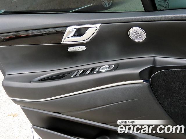 Genesis GV80 2022 — photo 12
