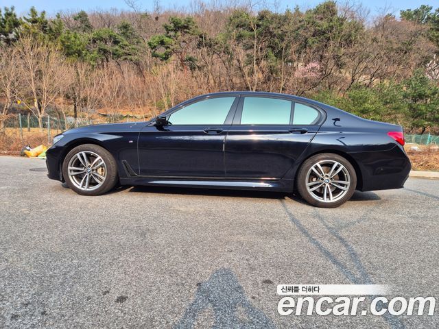 BMW 7-Series 2018 — photo 3