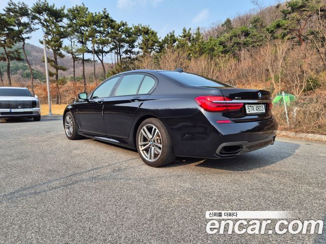 BMW 7-Series 2018 — photo 4