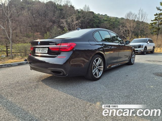BMW 7-Series 2018 — photo 6