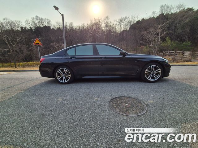 BMW 7-Series 2018 — photo 7